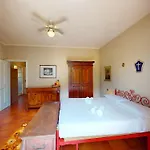 Vila Valentine Lakeside By Bookinggardalake *