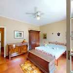 Valentine Lakeside By Bookinggardalake Vila Sirmione