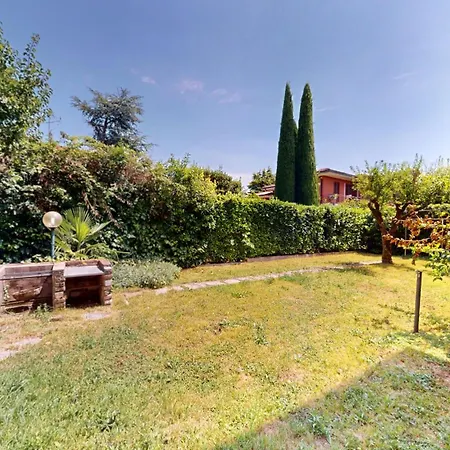 Willa Valentine Lakeside By Bookinggardalake *