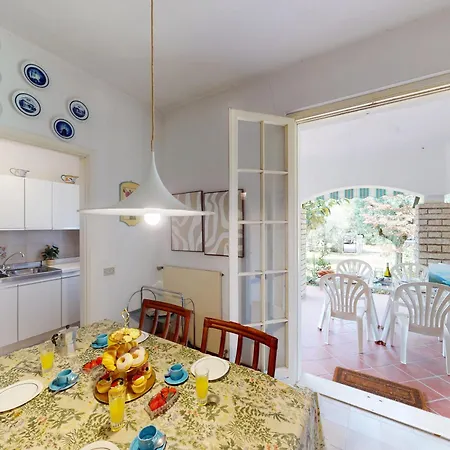 Villa Valentine Lakeside By Bookinggardalake Sirmione