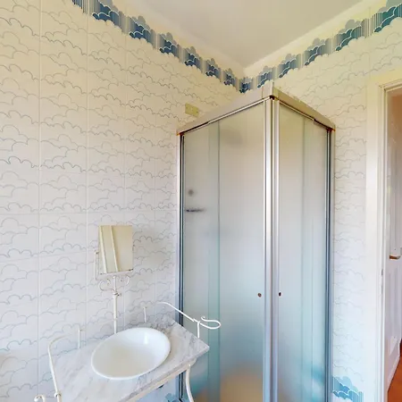 Valentine Lakeside By Bookinggardalake Sirmione