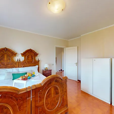 Valentine Lakeside By Bookinggardalake Willa