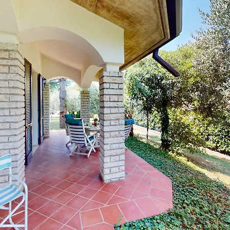 Valentine Lakeside By Bookinggardalake